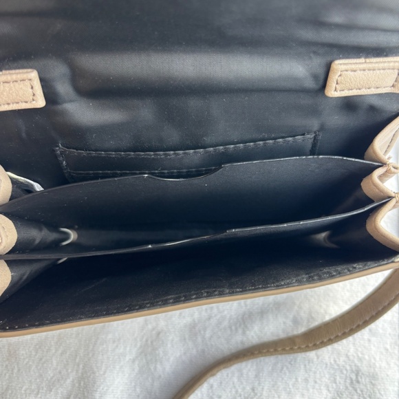 Guess Tan Snakeskin Small Crossbody Purse - Picture 6 of 11